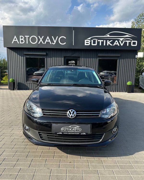 Volkswagen Polo Sedan I - Image 2