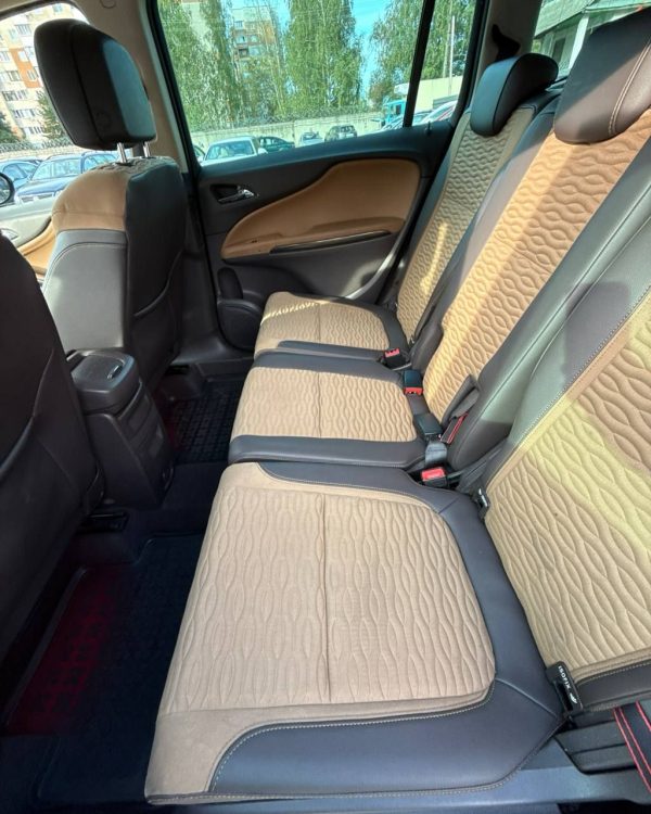 Opel Zafira C - Image 9