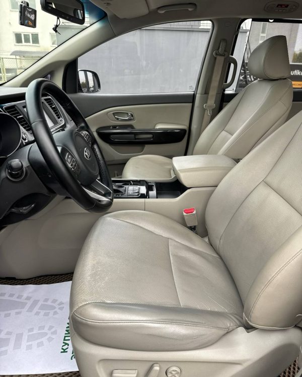 Kia Carnival III - Image 8