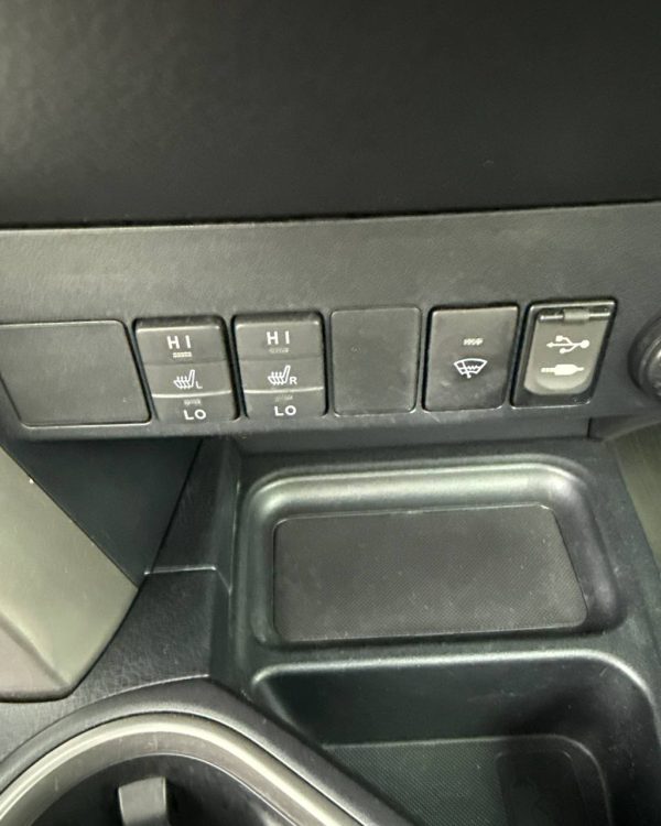 Toyota RAV4 IV (XA40) · Рестайлинг - Image 15