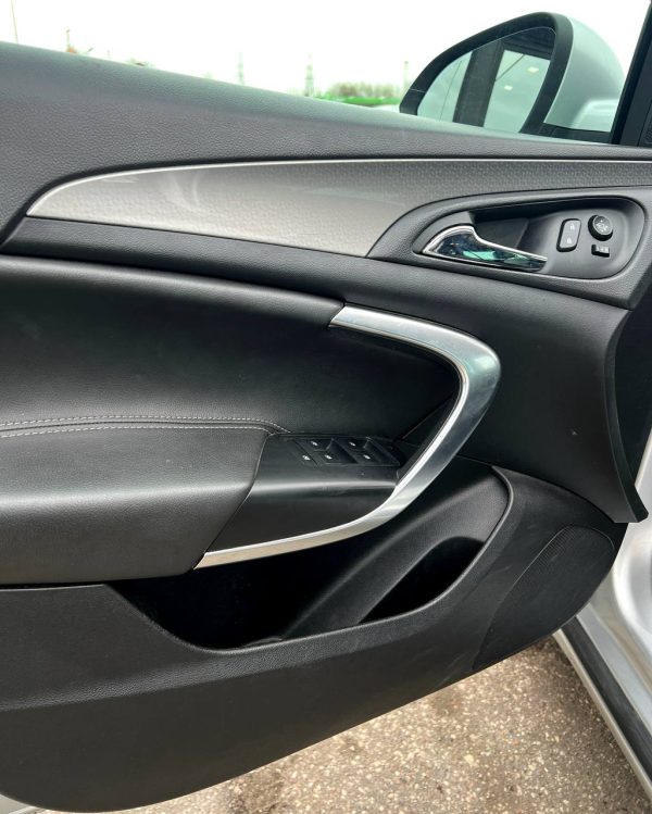 Opel Insignia - Image 9