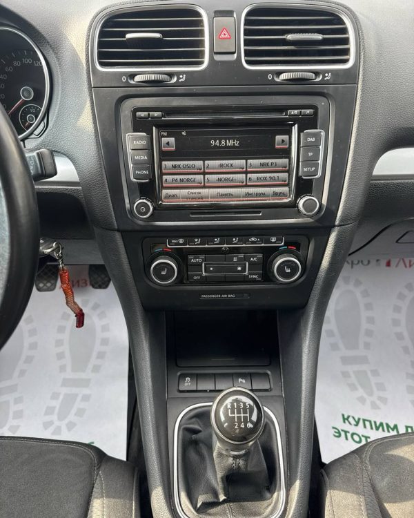 Volkswagen Golf VI - Image 17