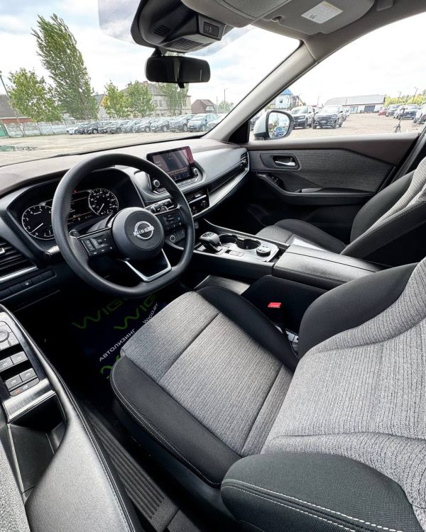 Nissan Rogue III - Image 10
