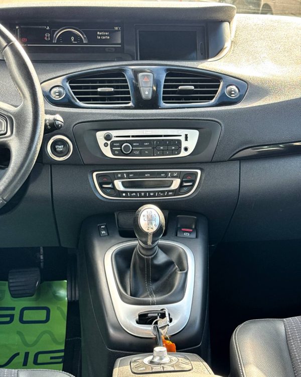 RENAULT GRAND SCENIC - Image 10