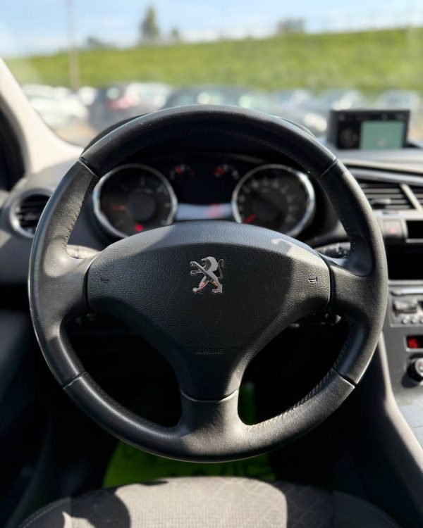 Peugeot 3008 I · Рестайлинг - Image 10