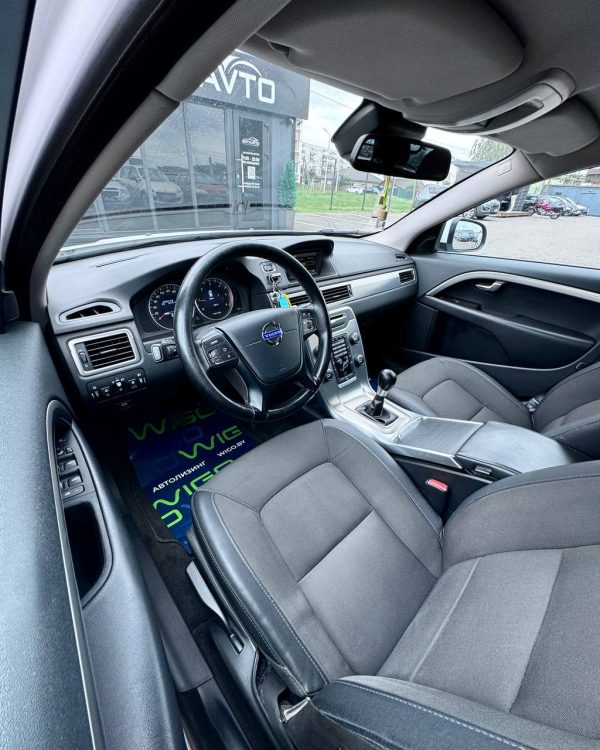 Volvo V70 III - Image 10