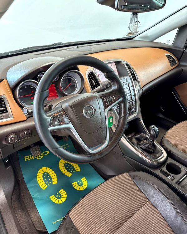 Opel Astra J - Image 11