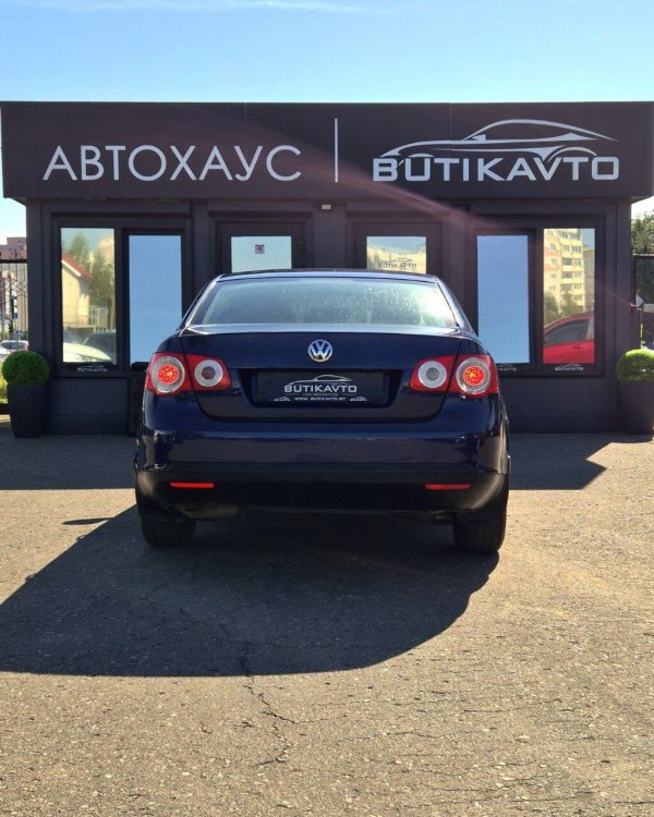 Volkswagen Jetta V - Image 5