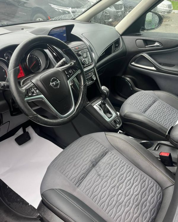 Opel Zafira C - Image 10