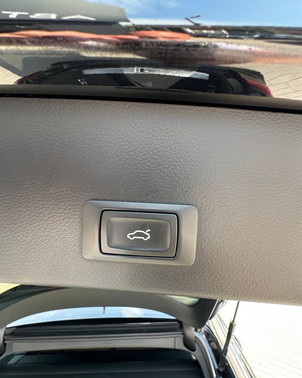 AUDI A6 - Image 13