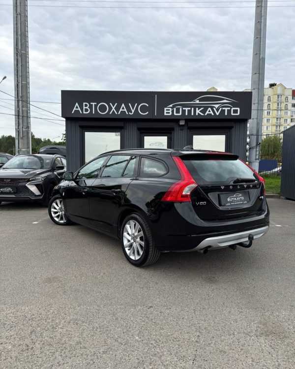 VOLVO V60 - Image 4
