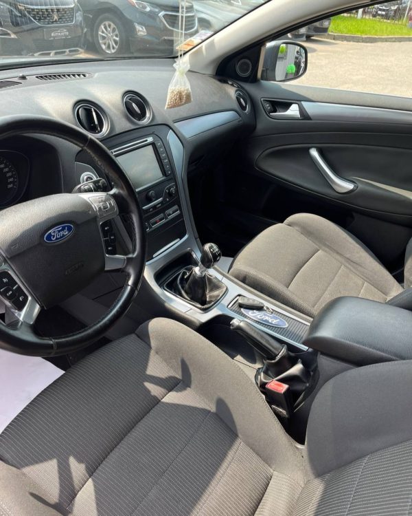 Ford Mondeo - Image 10