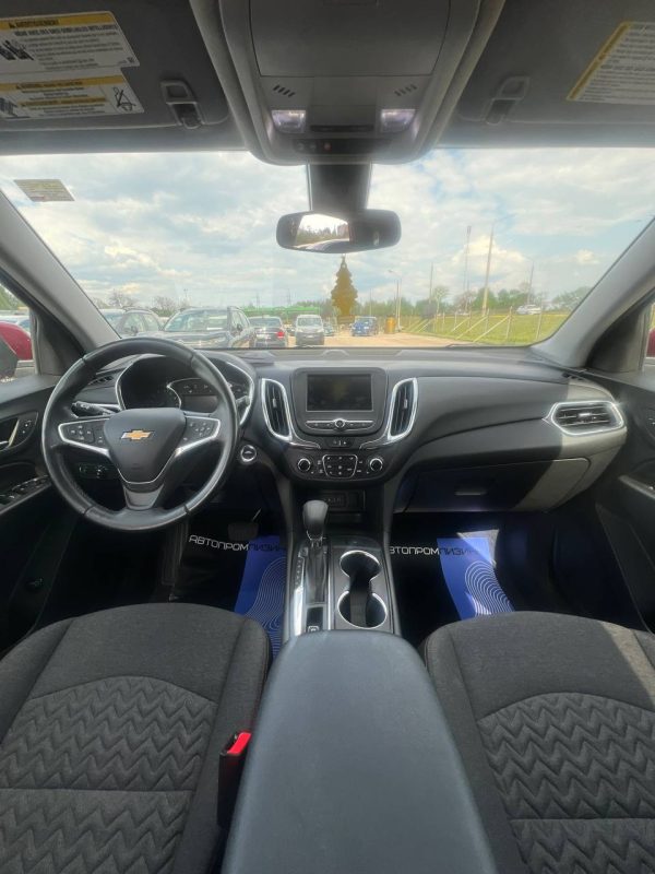 Chevrolet Equinox - Image 11