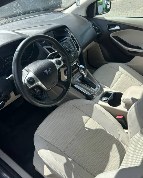 Ford Focus III - Image 10