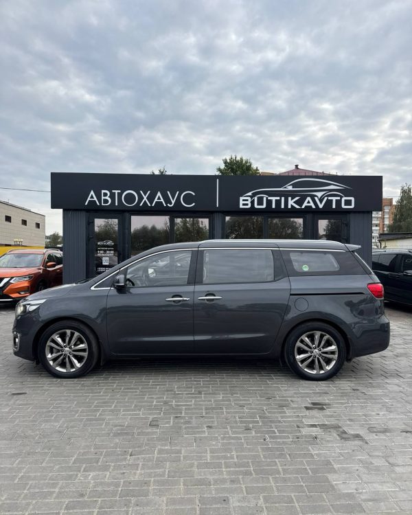 Kia Carnival III - Image 15