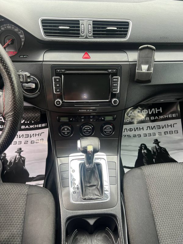 Volkswagen Passat B6 - Image 11