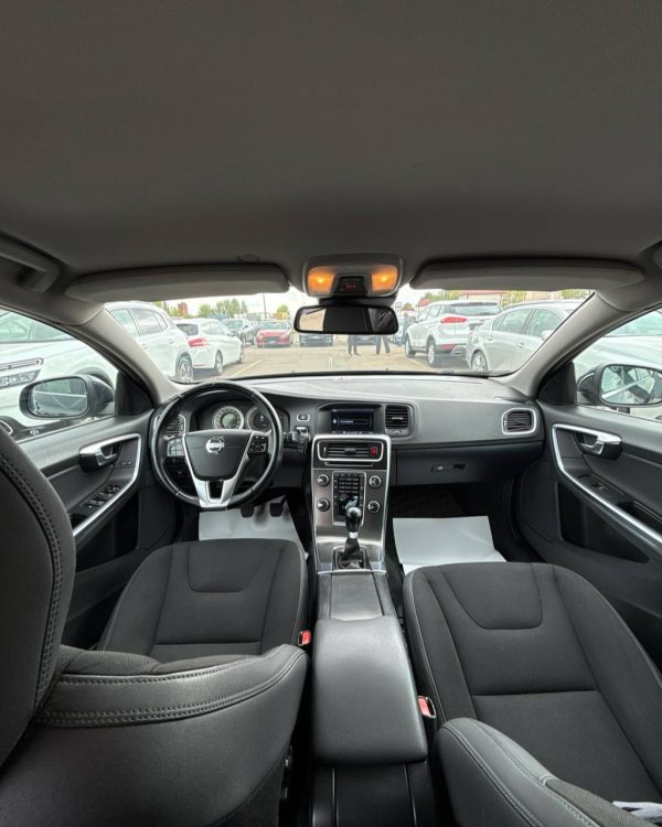 volvo v60 - Image 9