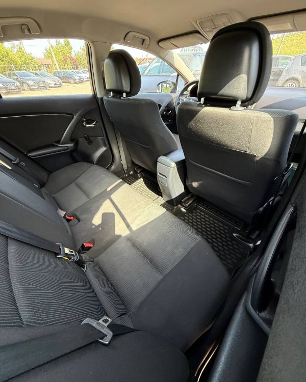 Toyota Avensis III (T270) - Image 13