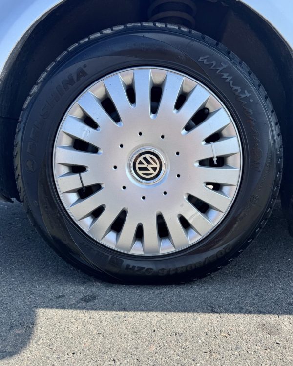 Volkswagen Passat B6 - Image 13