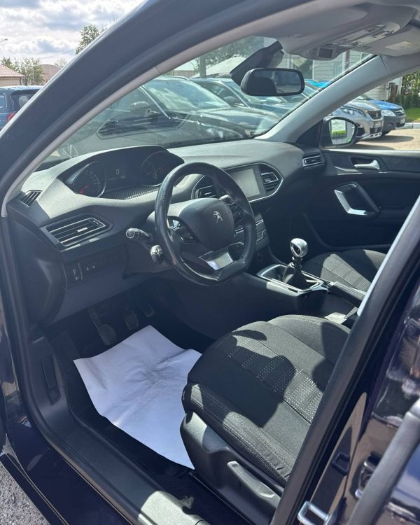 Peugeot 308 T9 - Image 10