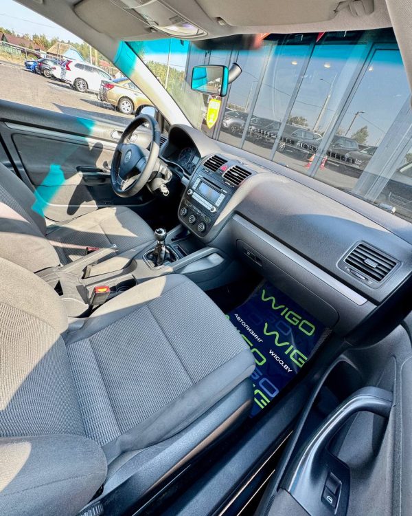 Volkswagen Jetta V - Image 13