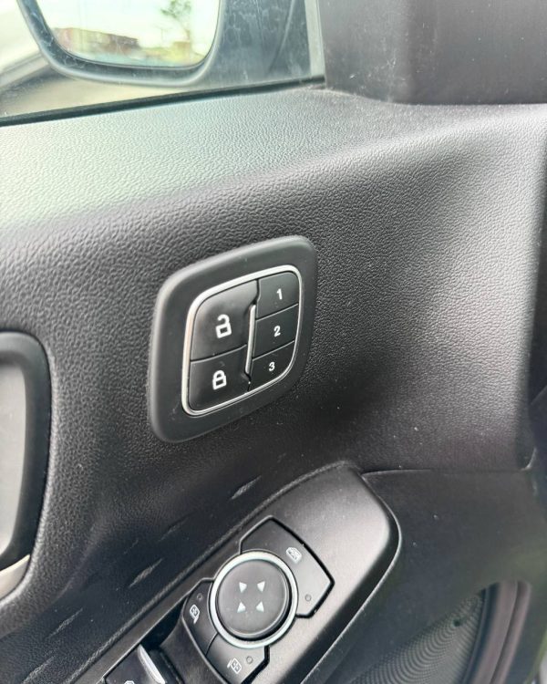 Ford Escape IV - Image 20