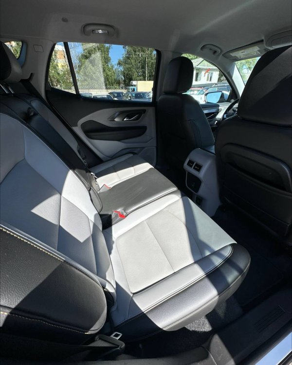GMC Terrain II - Image 11