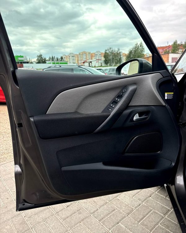 Citroen C4 Picasso II - Image 9