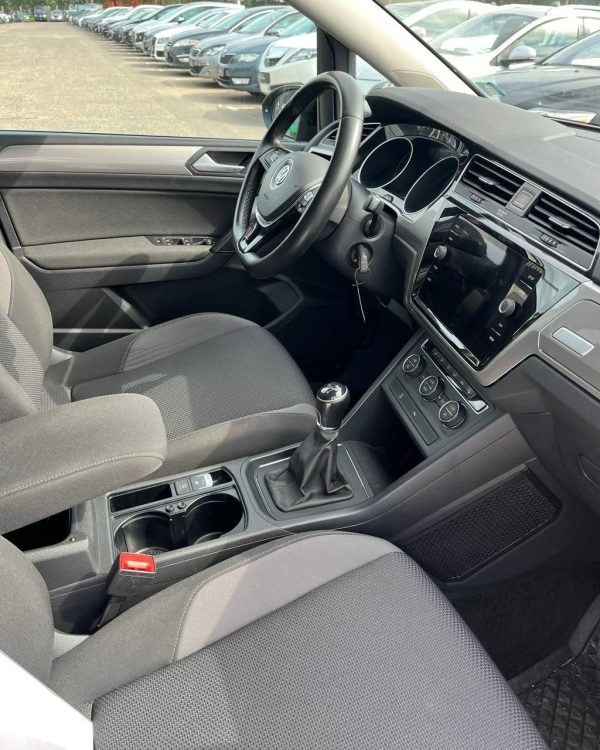 Volkswagen Touran II - Image 13