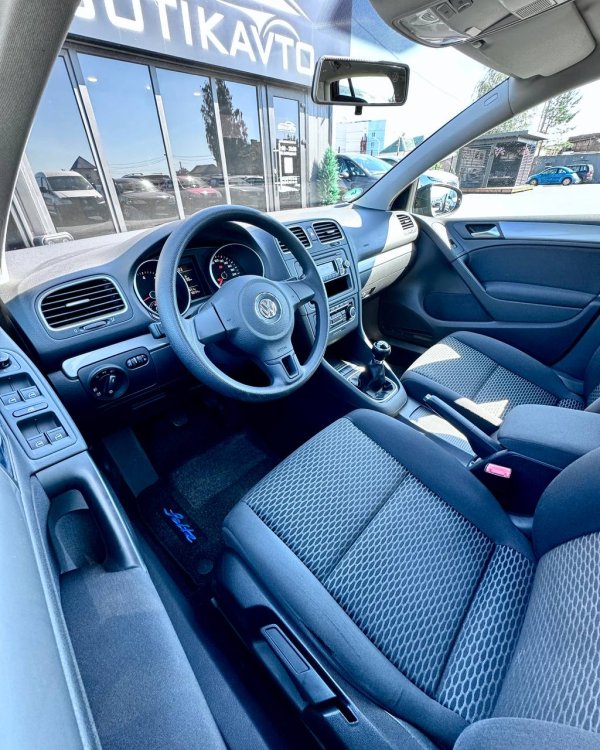 Volkswagen Golf VI - Image 10