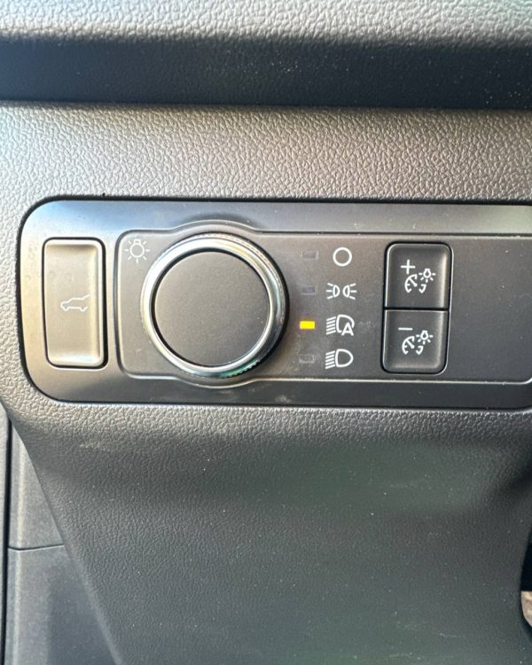 FORD ESCAPE - Image 18
