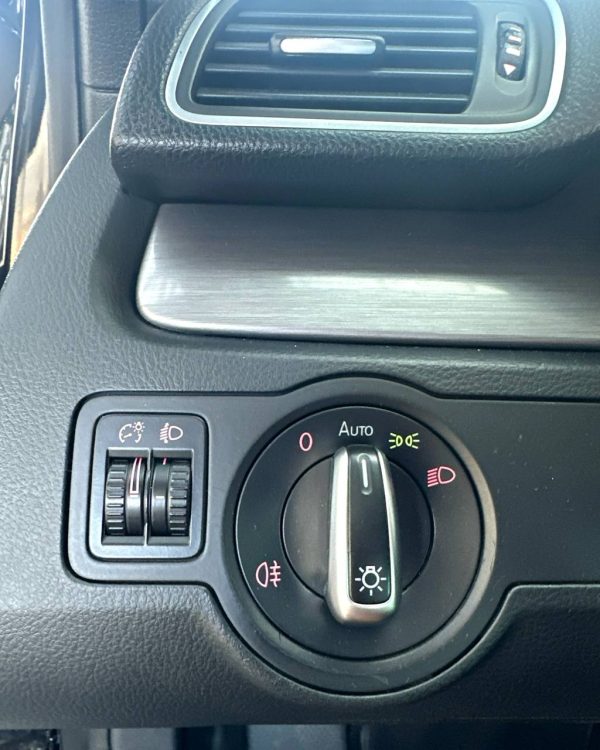 Volkswagen Passat B7 - Image 11