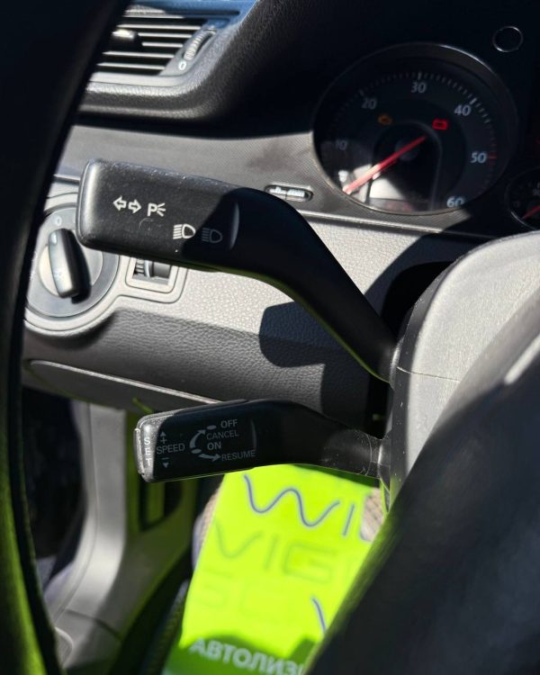 Volkswagen Passat B6 - Image 17
