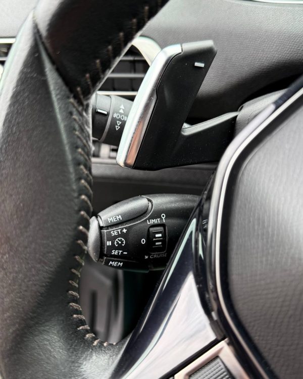 PEUGEOT 3008 - Image 16