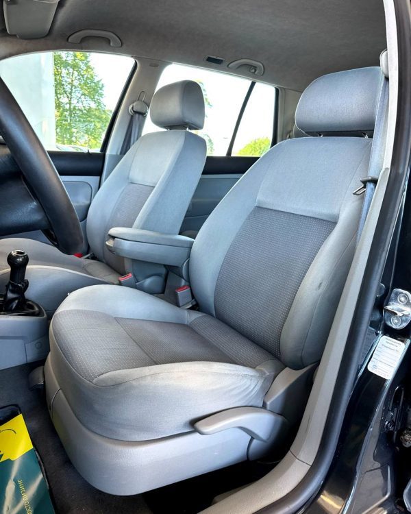 Volkswagen Golf IV - Image 11