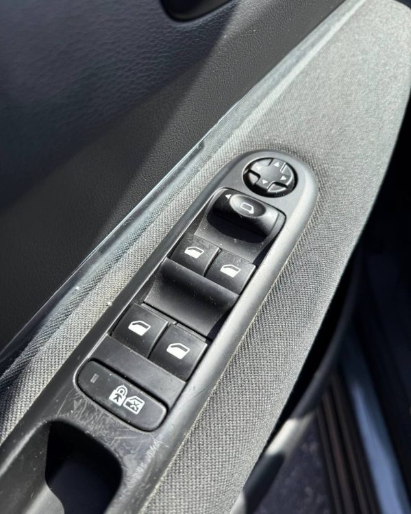 Peugeot 3008 I · Рестайлинг - Image 15