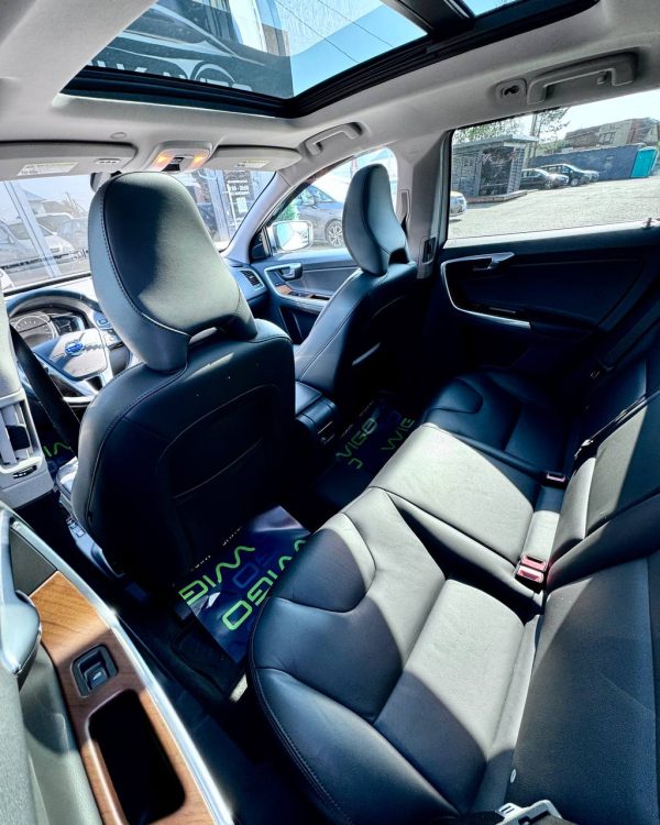 Volvo XC60 I · Рестайлинг - Image 11
