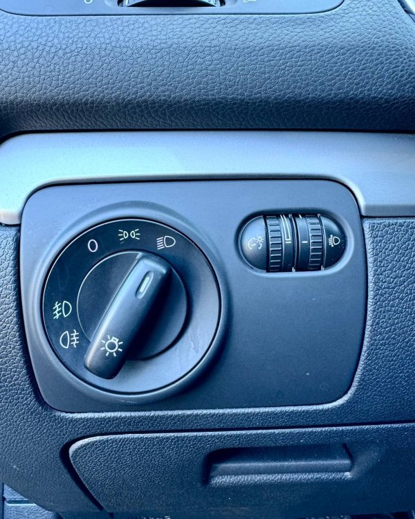 Volkswagen Golf VI - Image 18