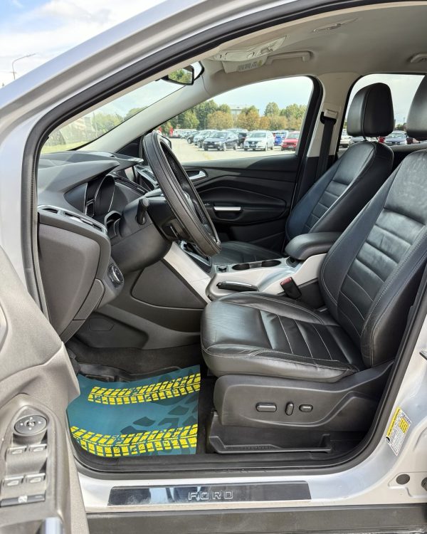Ford Escape III - Image 10