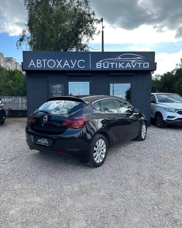 Opel Astra J - Image 4