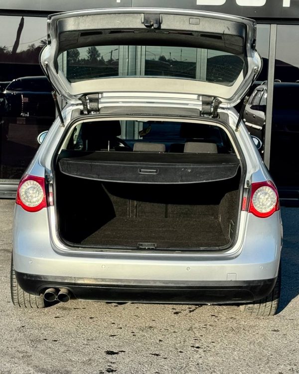 Volkswagen Passat B6 - Image 14