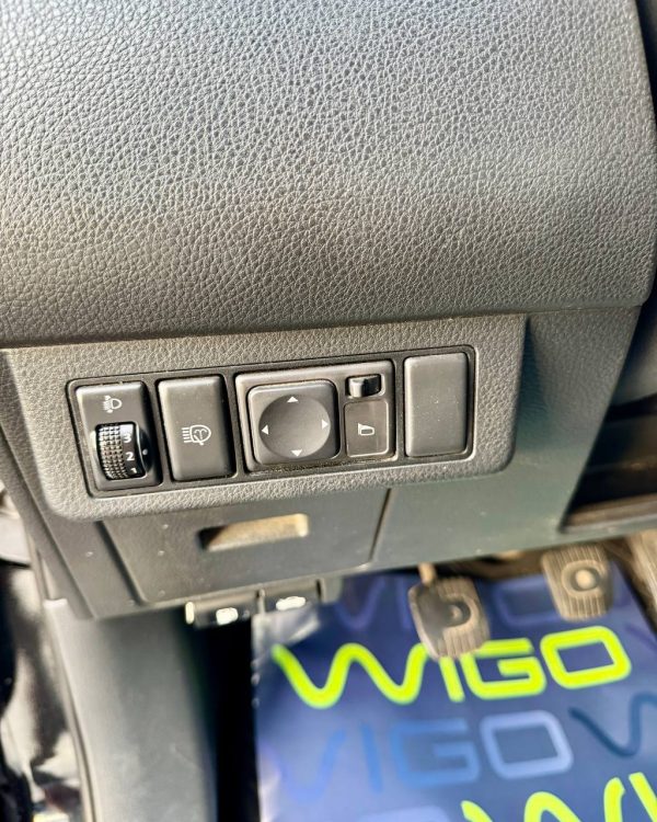 Nissan Tiida I (C11) · Рестайлинг - Image 17