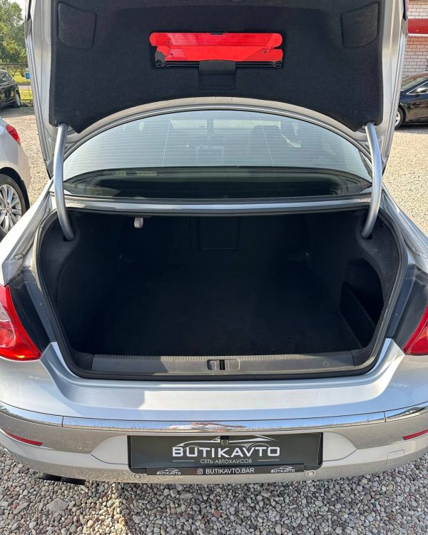 VOLKSWAGEN PASSAT CC - Image 11