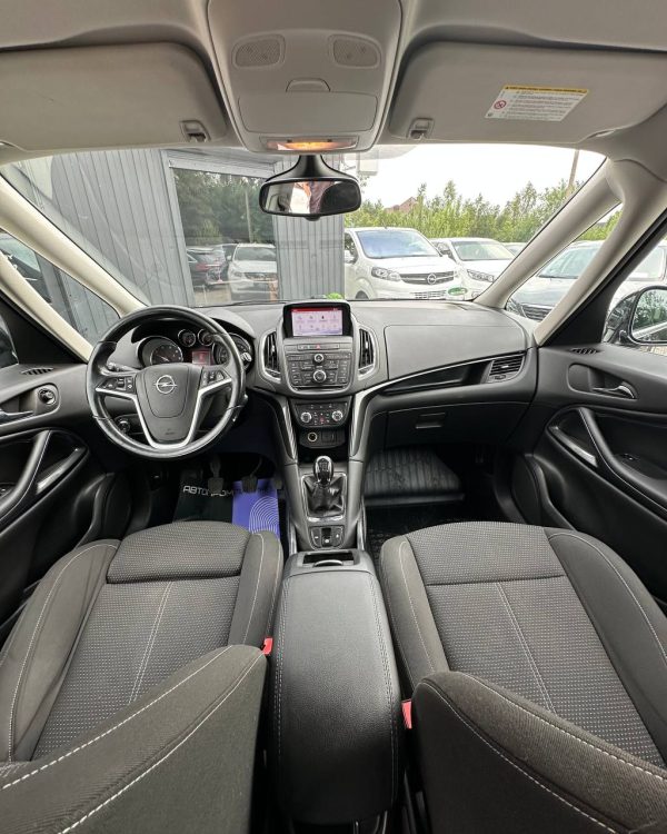 Opel Zafira C - Image 9