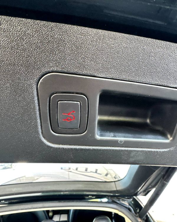 Tesla Model S I - Image 17