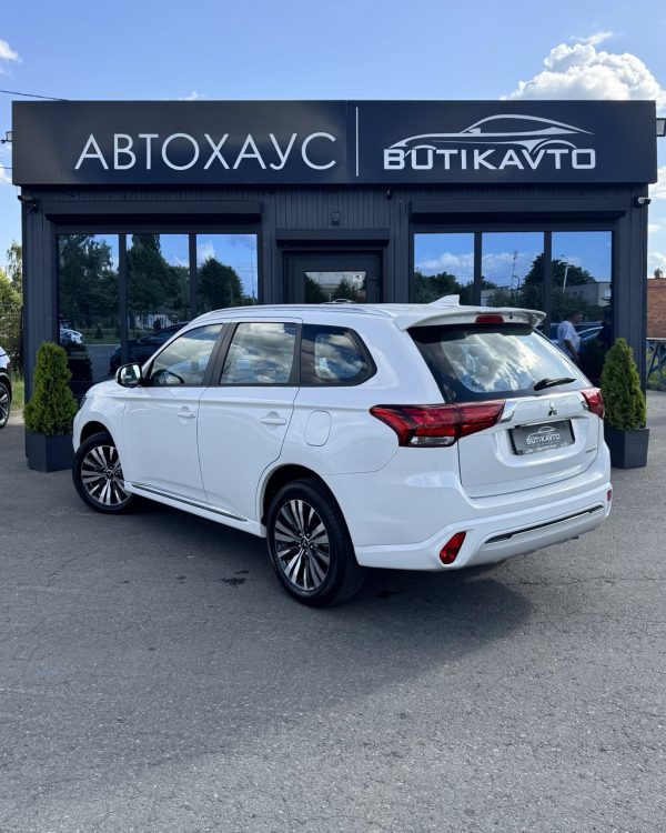 Mitsubishi Outlander III · 3-й рестайлинг - Image 5
