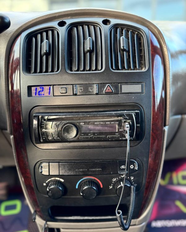 Dodge Caravan IV - Image 16