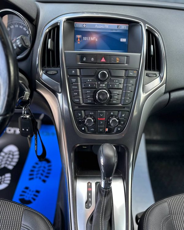 Opel Astra J - Image 10