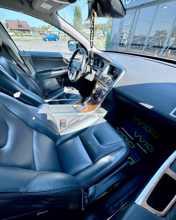Volvo XC60 I · Рестайлинг - Image 13