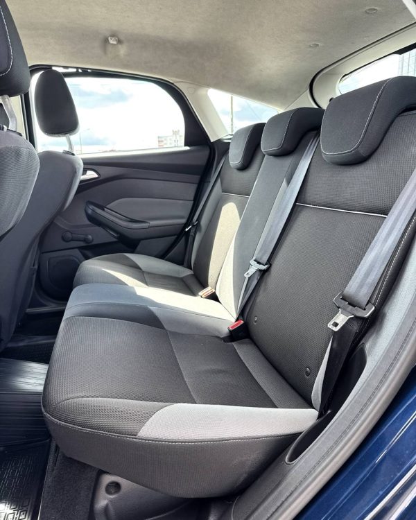 Ford Focus - Image 13